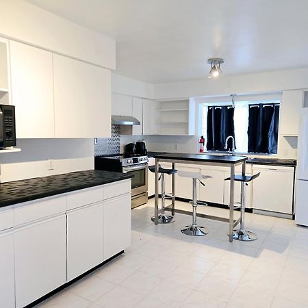 Cozy Stylish Black & White Design Room In The Heart Of Vancouver! Private Parking, Self Check-In & Just 4 Mins To Metrotown! Zewnętrze zdjęcie